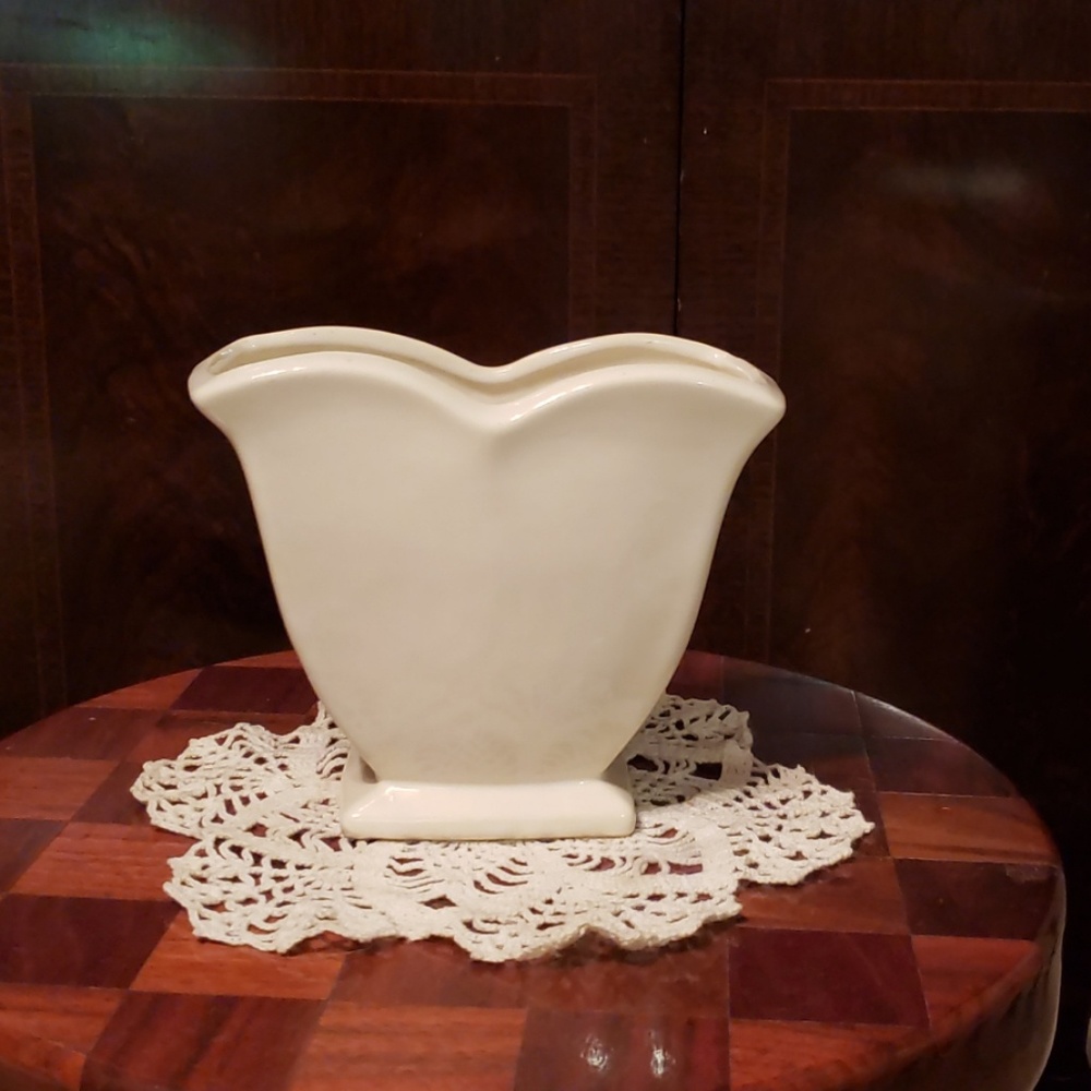 White McCoy 1958-60s Vase